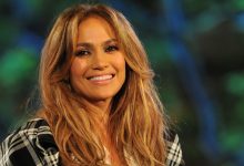 Photo of Jennifer Lopez Gets Emotional About Her Gay Aunt During speech At GLAAD awards