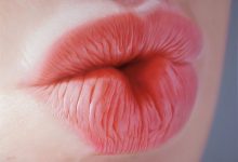 Photo of Unbelievable Hyperrealistic Paintings of Lips French Painter Hubert de Lartigue